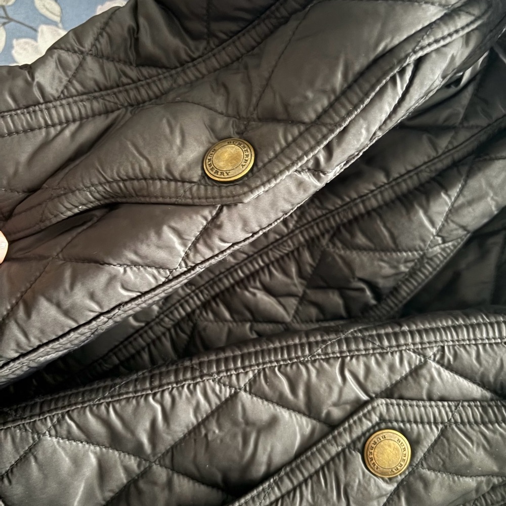 Burberry Quilted Black Performance Jacket with Gold-Tone Hardware - Picture 10 of 16